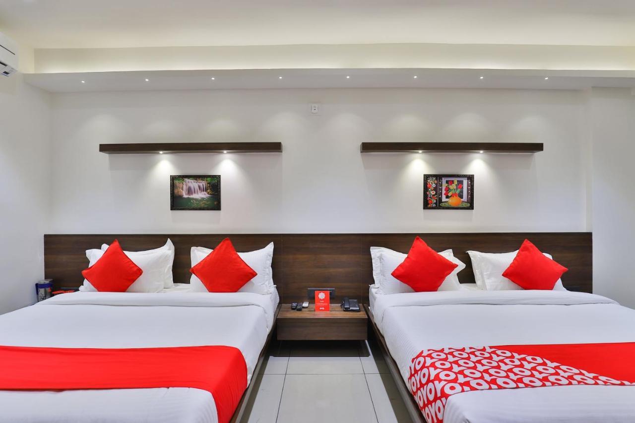 Oyo 16604 Hotel Sparsh Inn Ahmedabad Exterior foto