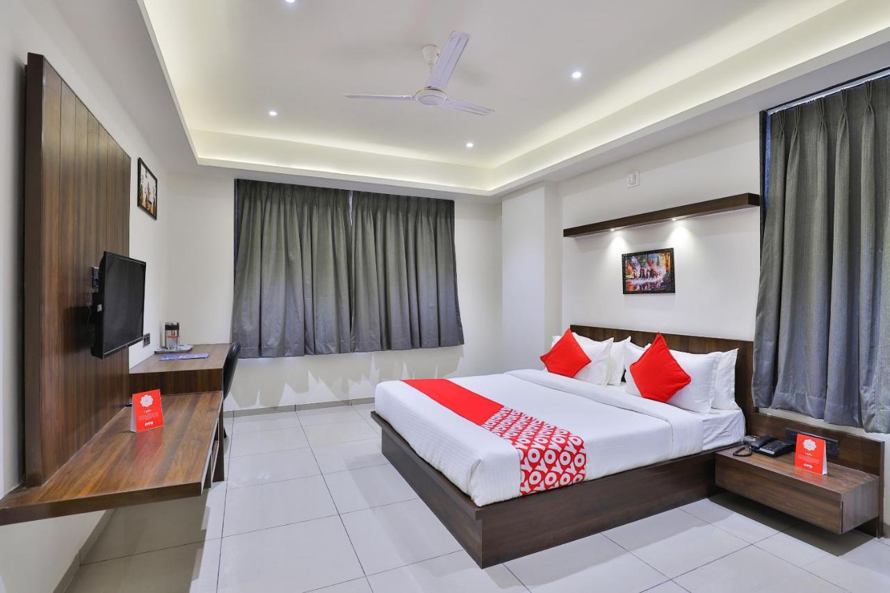 Oyo 16604 Hotel Sparsh Inn Ahmedabad Exterior foto