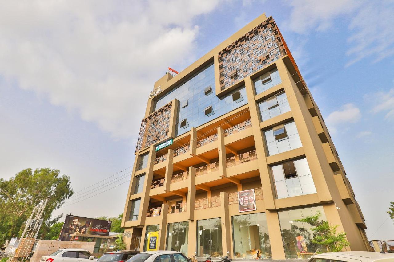 Oyo 16604 Hotel Sparsh Inn Ahmedabad Exterior foto