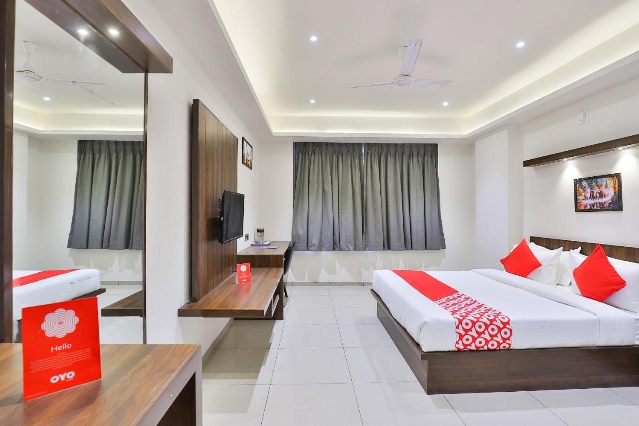 Oyo 16604 Hotel Sparsh Inn Ahmedabad Exterior foto