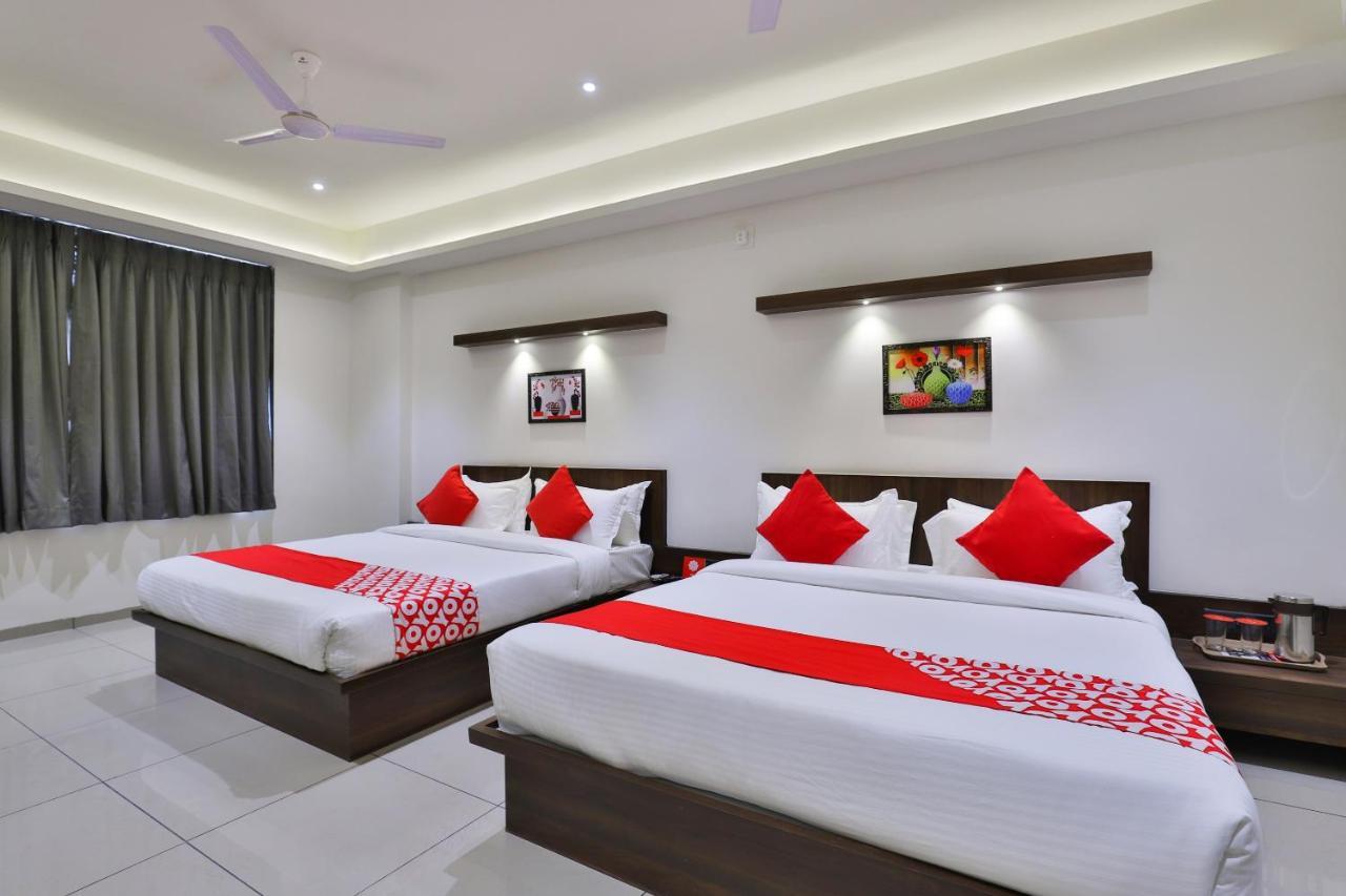 Oyo 16604 Hotel Sparsh Inn Ahmedabad Exterior foto
