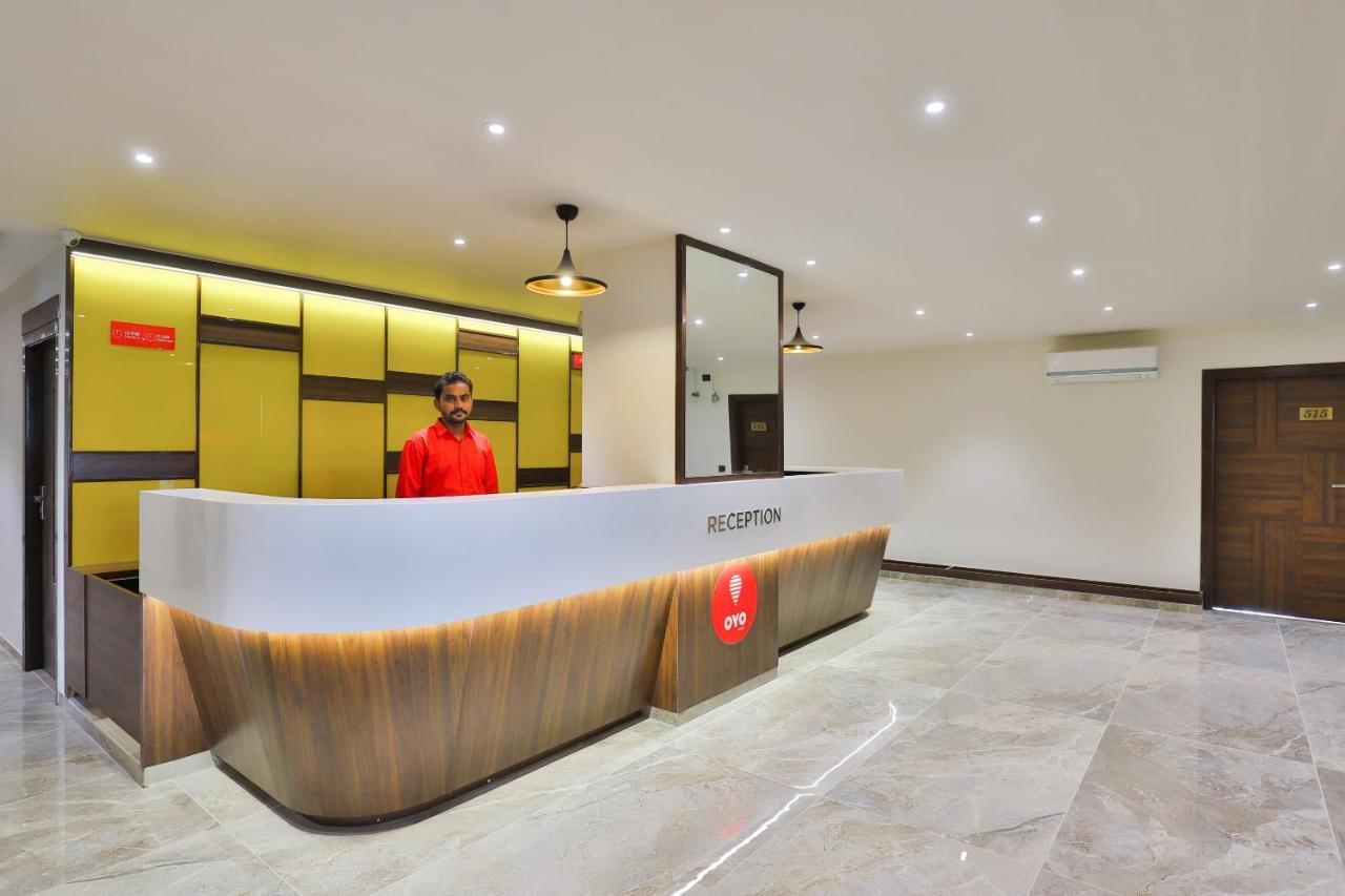 Oyo 16604 Hotel Sparsh Inn Ahmedabad Exterior foto