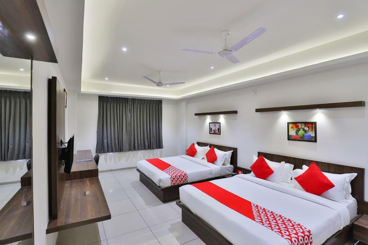 Oyo 16604 Hotel Sparsh Inn Ahmedabad Exterior foto